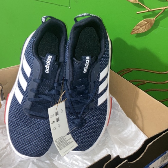 Brand New Adidas shoes for boys size 3 1/2 still in box ready to be shipped!❤️👍 - Picture 5 of 5